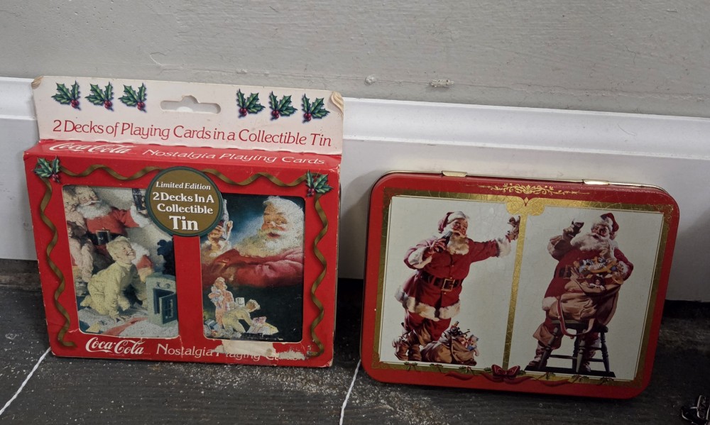 VTG Coca Cola Santa Cards in Tin