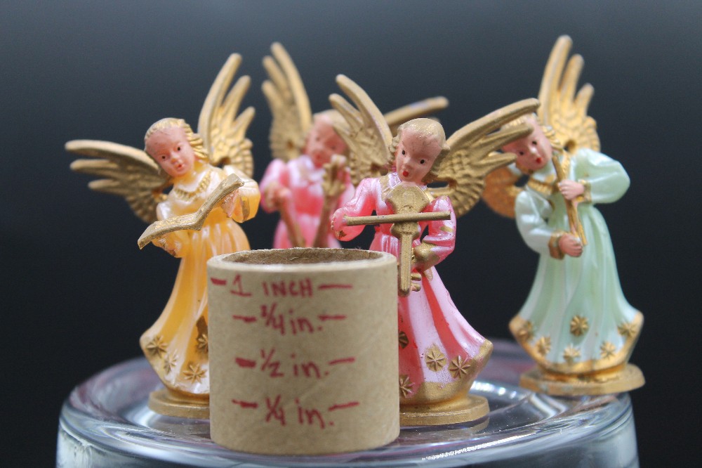 Vtg 1960s s/4 pearlized miniature plastic angels Hong Kong