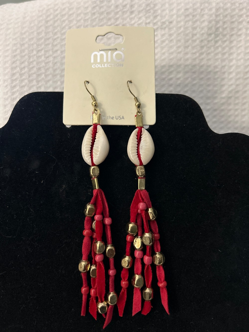Red Tassel Shell Hook Earrings w/Gold Tone Dangle NWT
