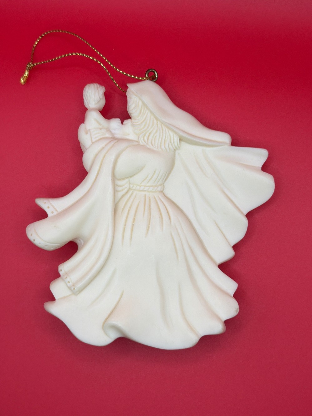 Vintage 1997 Avon Mother and Child ornament