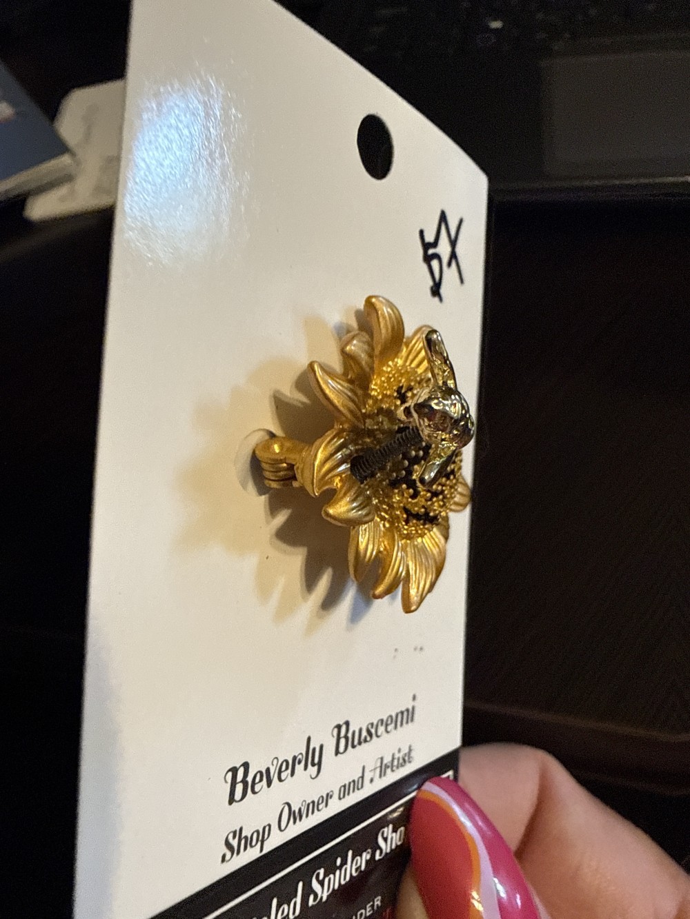 Brooch Pin - Sun Flower w Floating Bee