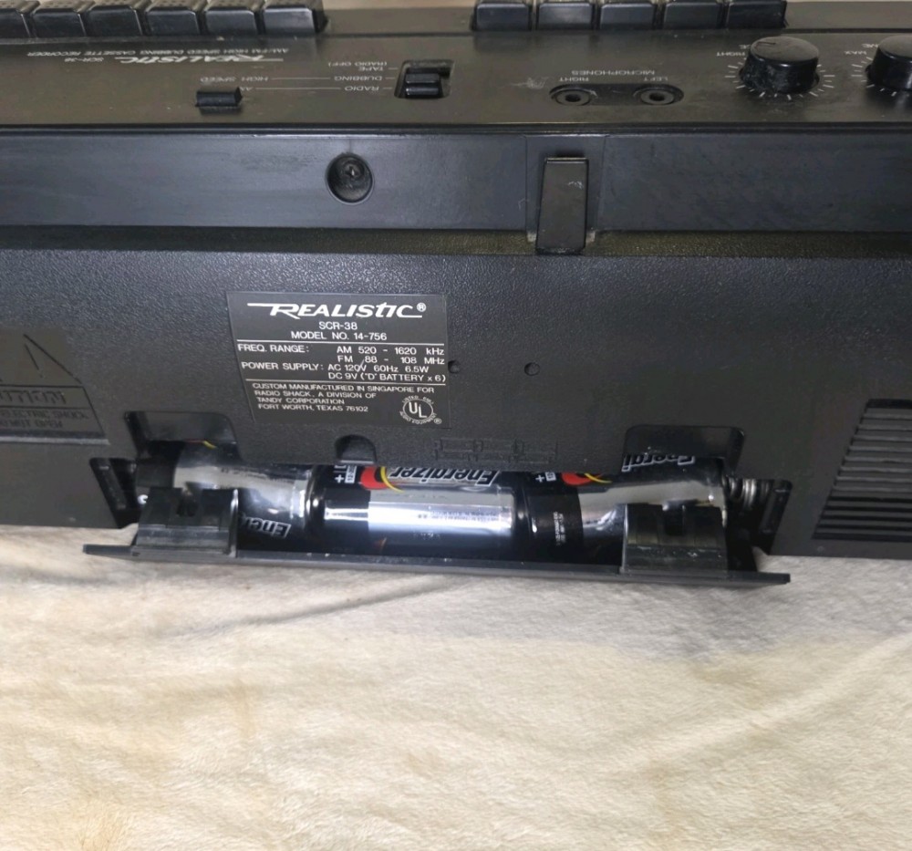 VTG Realistic SCR-8 AM/FM Cassette Player-As Is