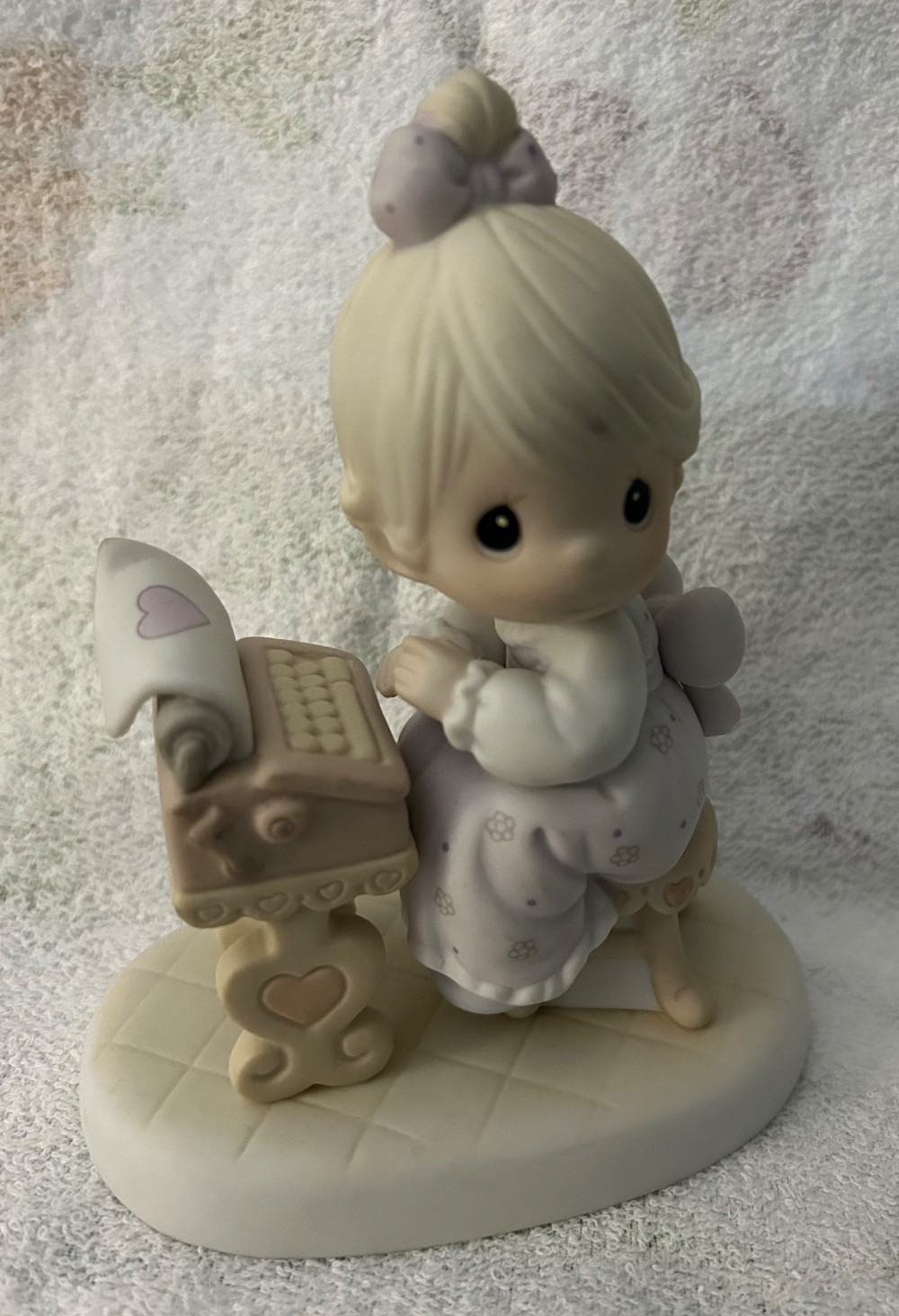 Precious Moments - 523542 figurine, titled 