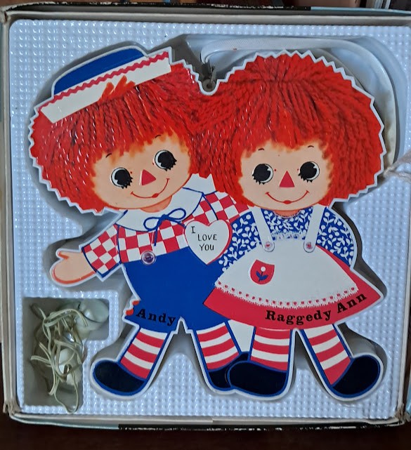 Raggedy Ann & Andy Radio (Back is missing) (1973)