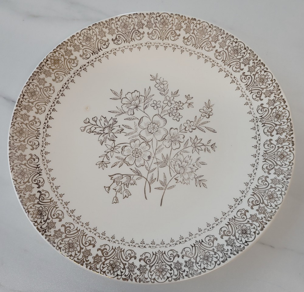 AS IS VTG Ivory w/ Gold Dinner Plate
