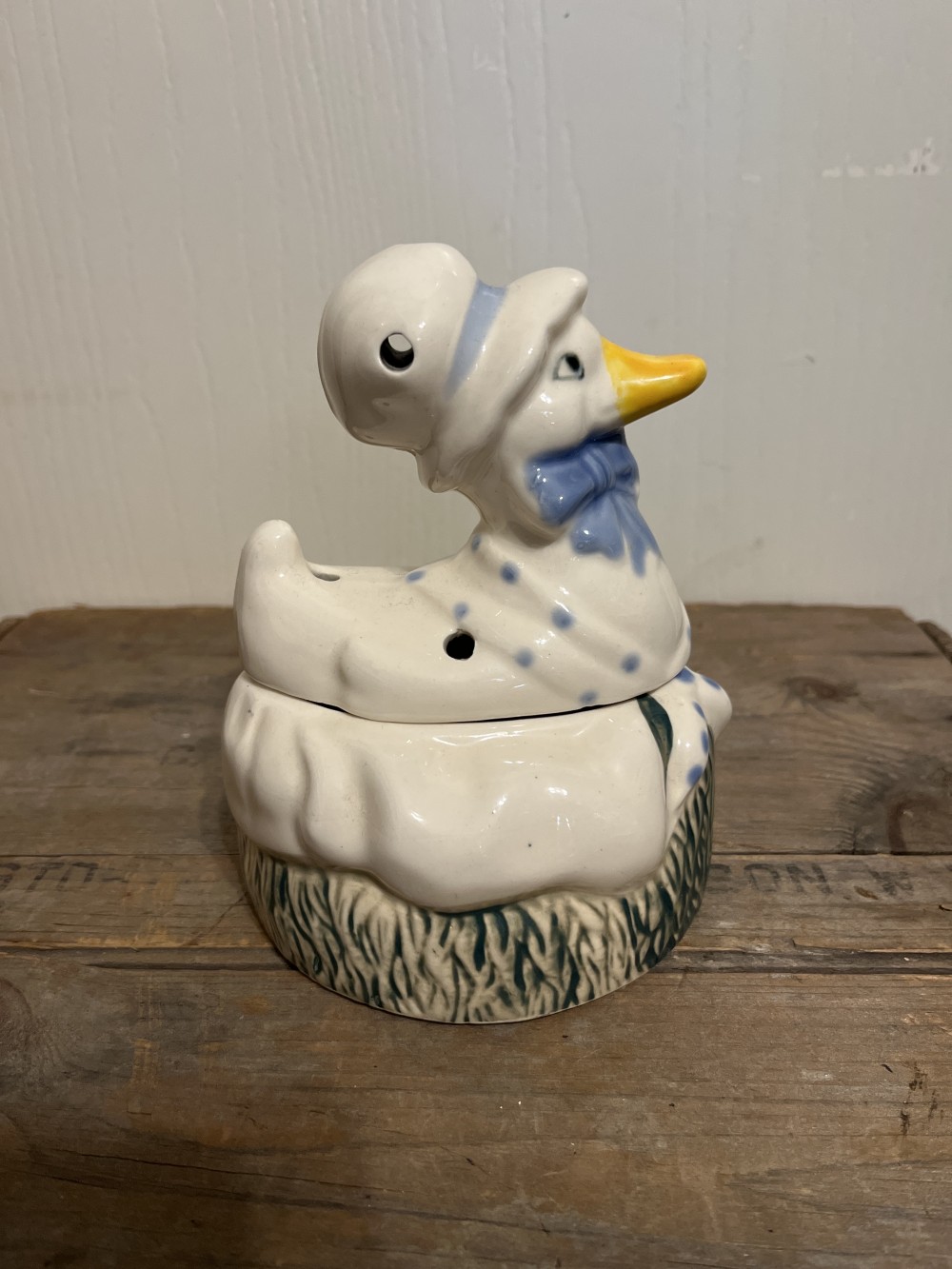 Vtg Mother Goose potpourri jar