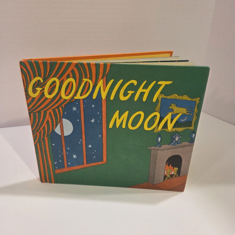 VTG Goodnight Moon Hardback Book