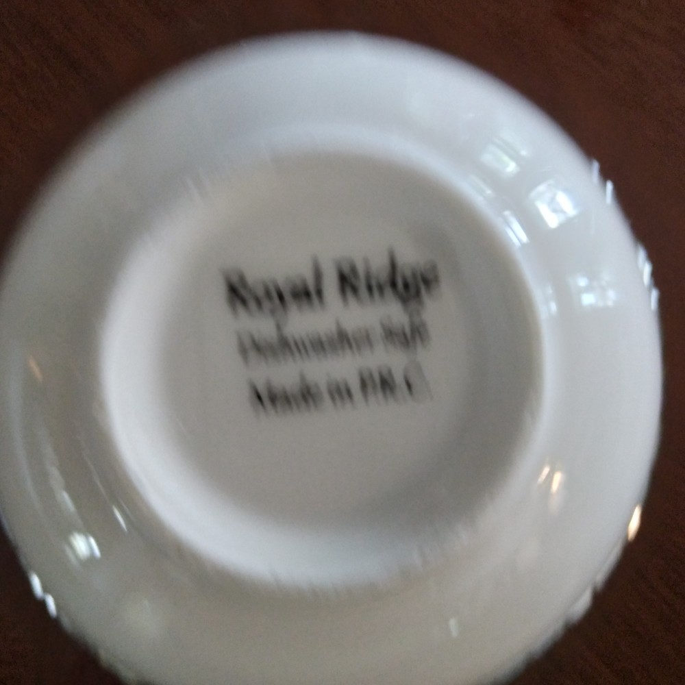 Royal Ridge Small Bowl with Silver Rim