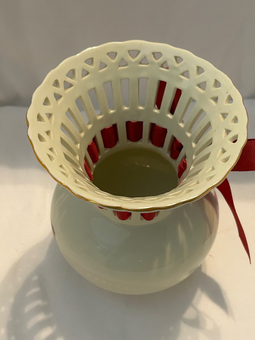 VTG reticulated Vase - Formalities by Baum Bros