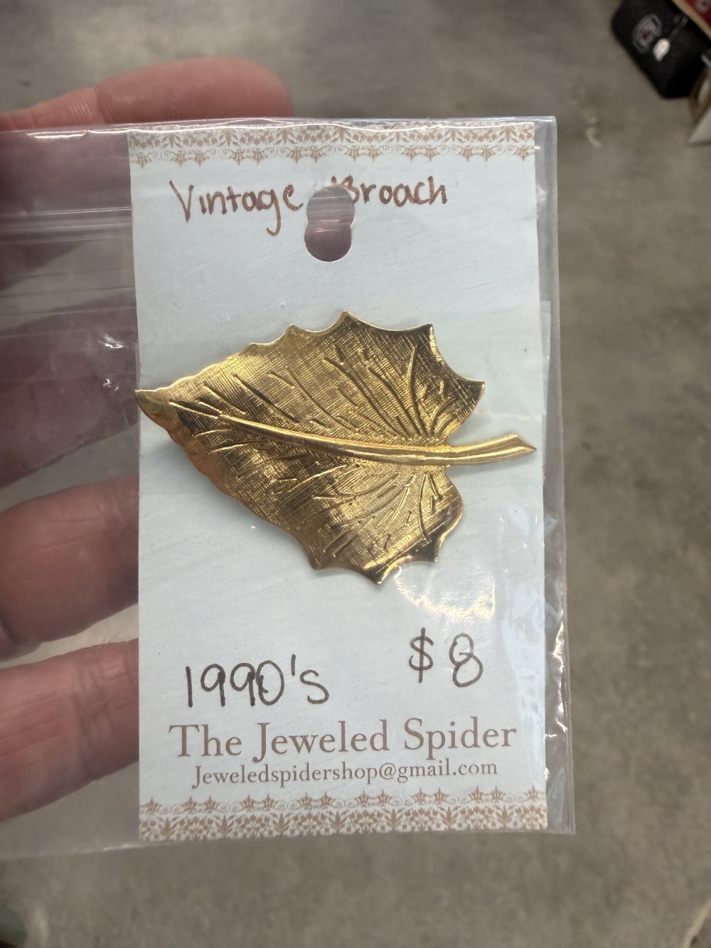 Vintage 1990s Gold Leaf Brooch Pin