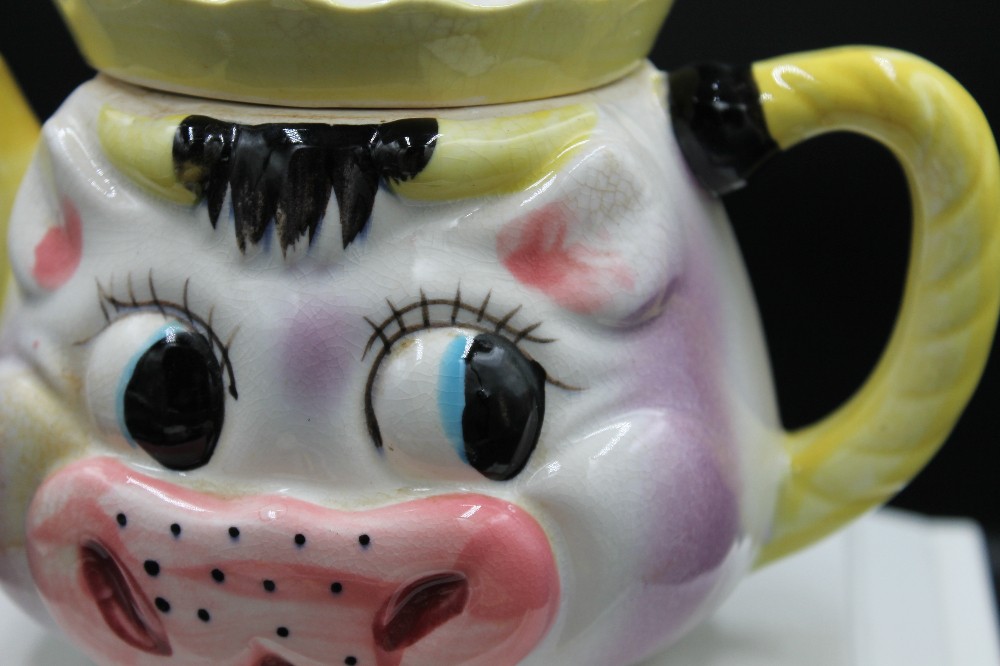 Vtg 3pc kitsch antrhopomorphic cow tea set AS IS