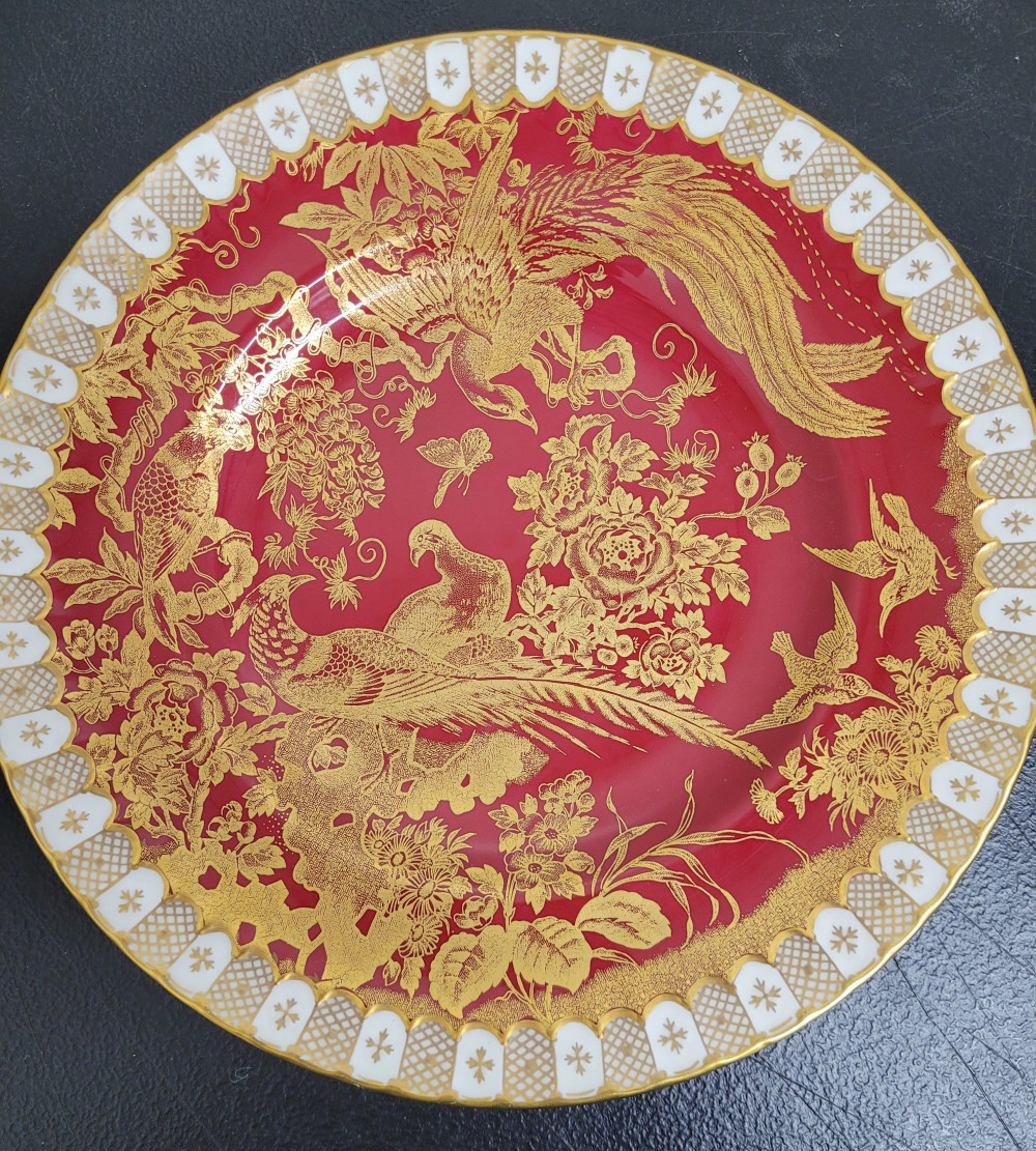 VTG 1974 Royal Crown Derby Paradise Maroon plate