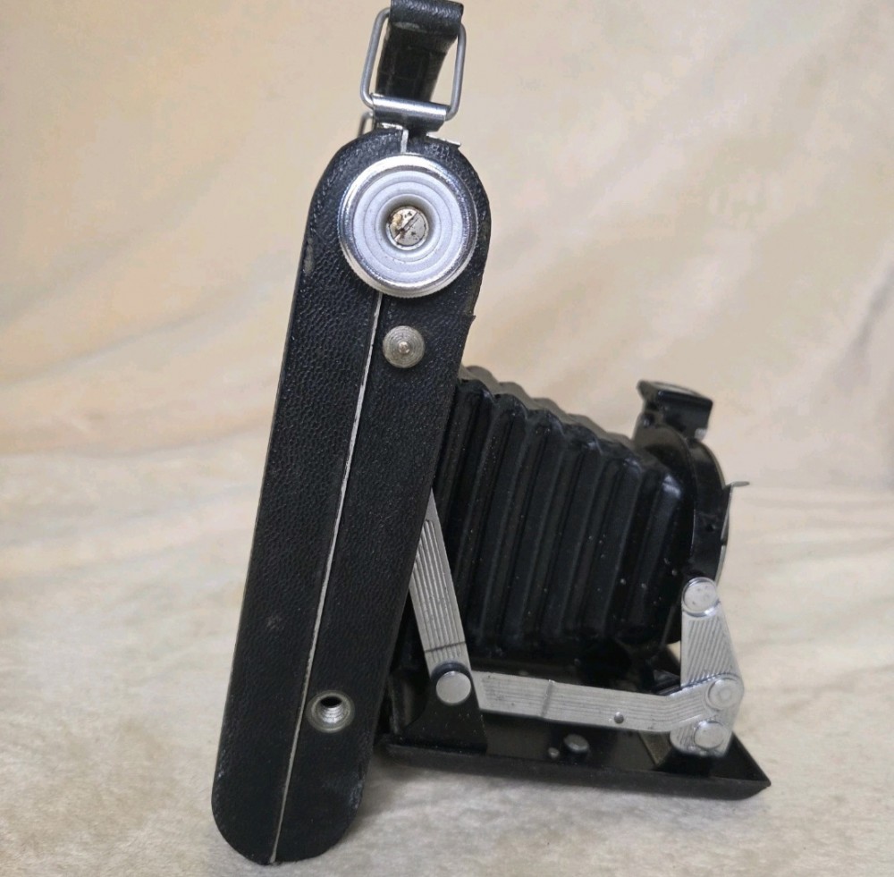 1930's Kodak Vigilant Jr 6-20 Folding Camera-As Is