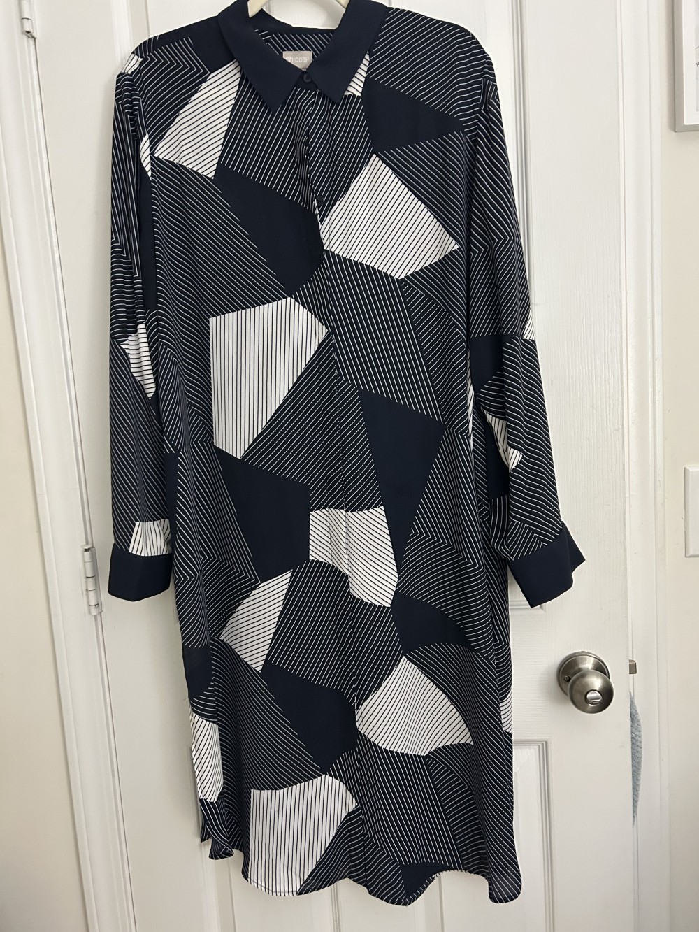 Loft long blue/white geographic top (large)