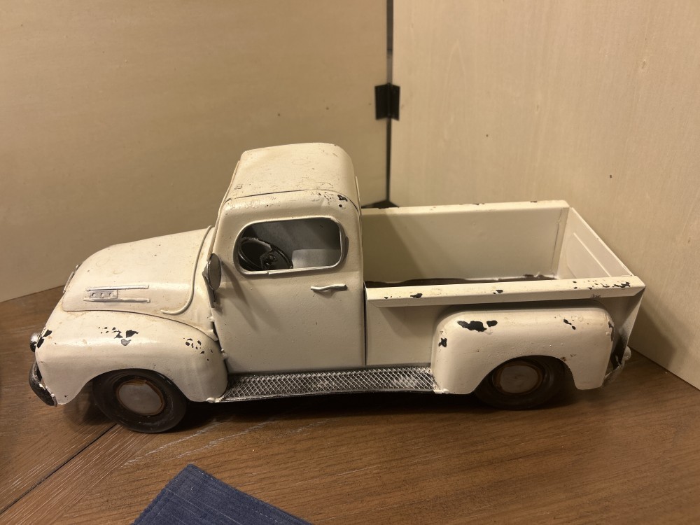 Distressed Metal Farmhouse Pickup Truck