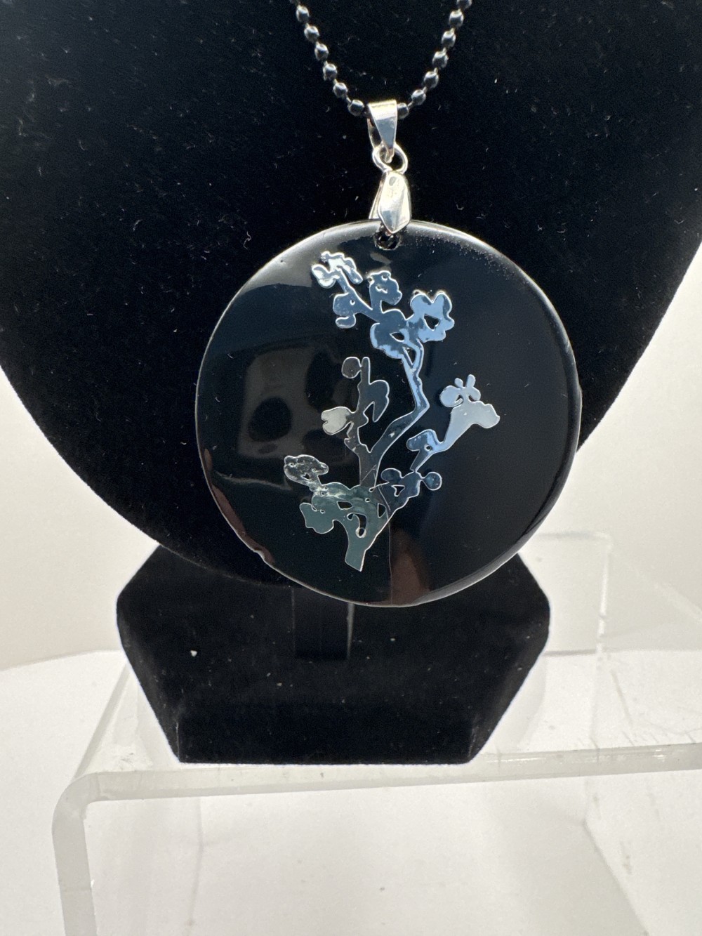 NECKLACE, BLACK CHAIN WITH BOTANICAL PENDANT