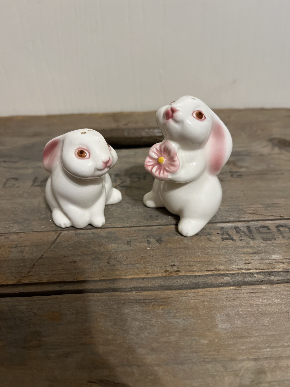 Vtg Avon/Weiss bunny S&P shakers
