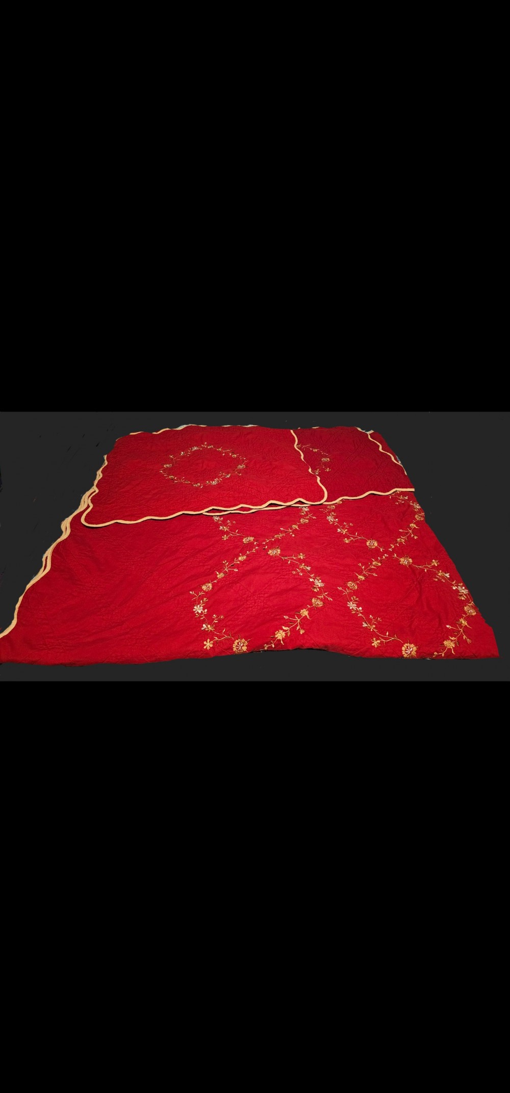 Bluebird Gardens Red Embroidered Double Wedding Ring Full/Queen Quilt and 2 Shams