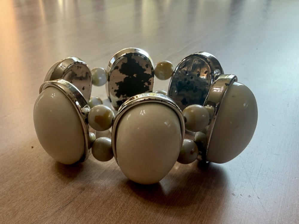 Vintage Chunky Bracelet - Large White Ovals