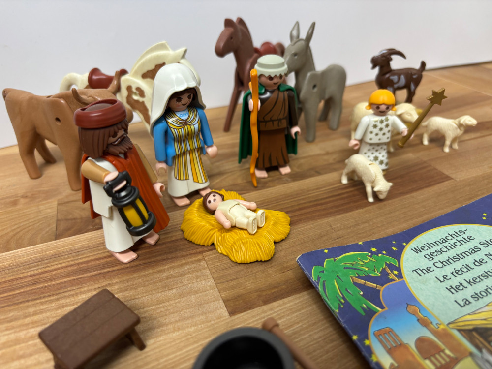 Vintage 1999 Playmobil Christmas Nativity Set Figures Animals Accessories Story Booklet