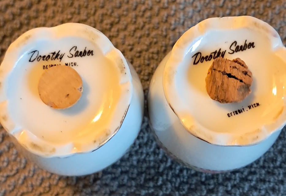 Dorothy Sarber Porcelain S/P Shakers