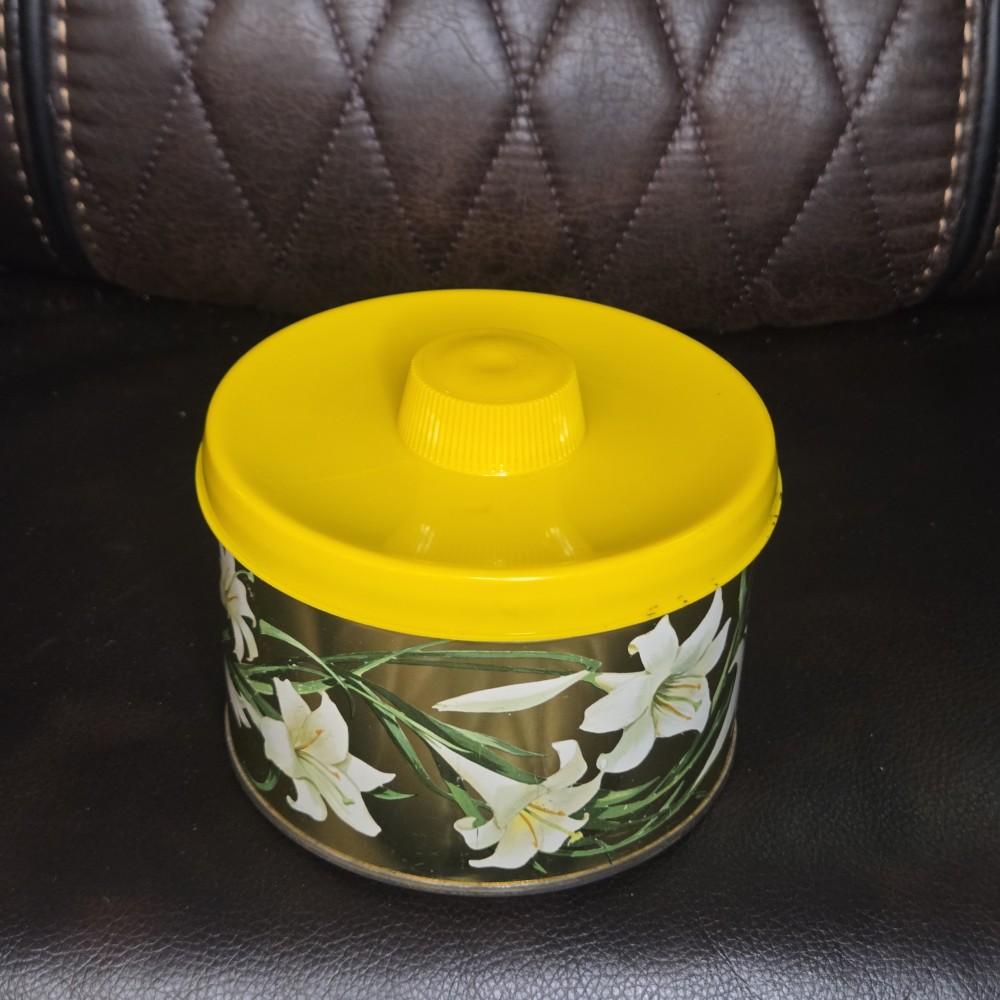VTG 1958 Mrs. Lelands Golden Butter Bits Tin