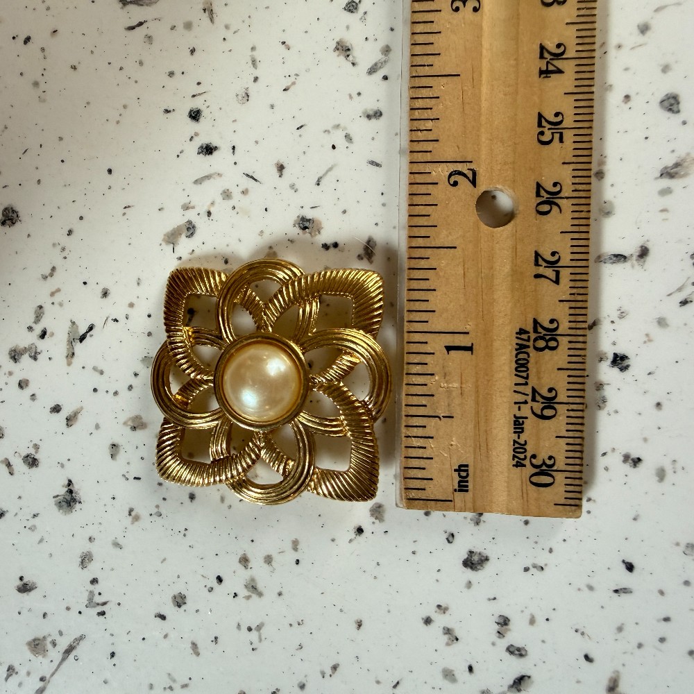 Vintage Gold Tone Filigree Flower Brooch with Faux Pearl