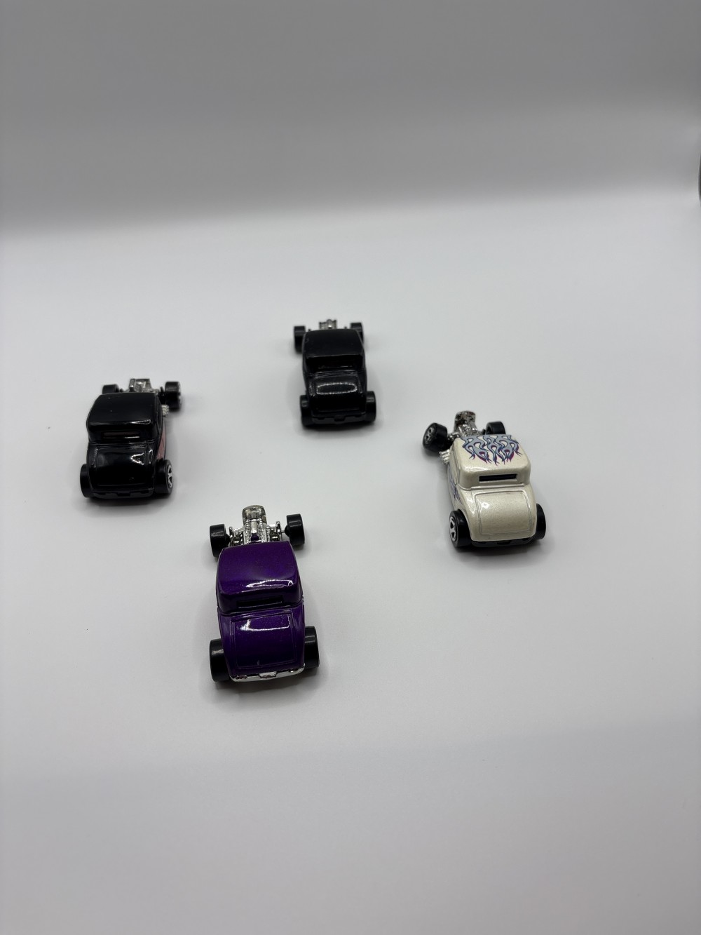 Hot Wheels 1997 32 Ford (4) As-is