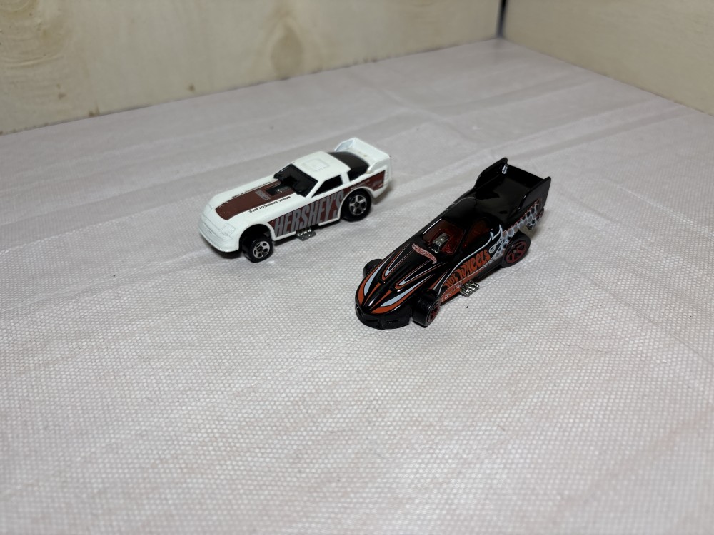 Hot Wheels 1977 Funny Car Set of 2 - Preowned As Is