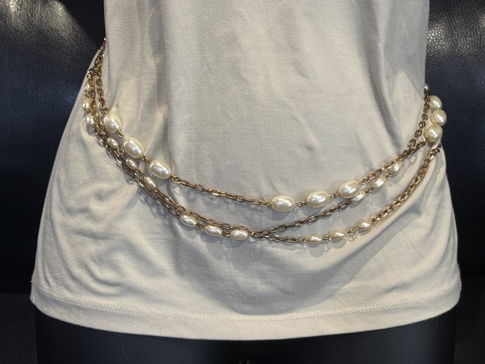 Vintage Belt - Pearl and Gold Chain Jewelry