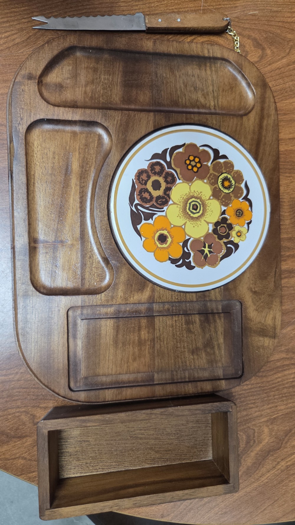 KP-1829 large Retro cheese board