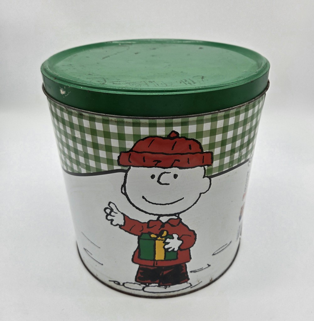 Large Retro Peanuts Snoopy Metal Tin
