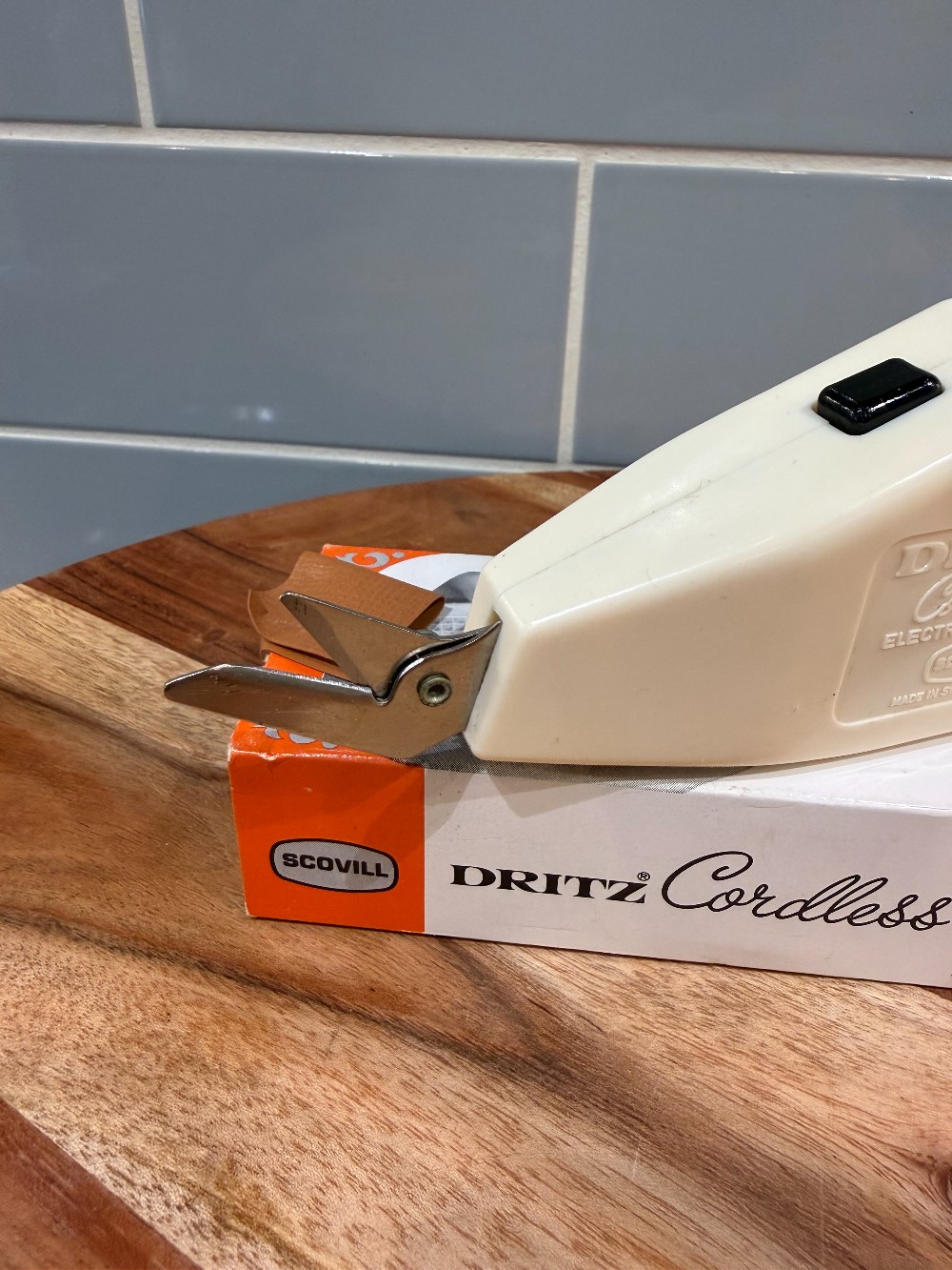 Vintage Dritz Cordless Electric Scissors
