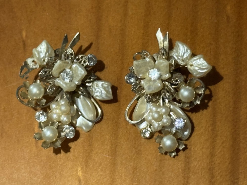 Vintage Floral Pearl and Rhinestone Gold Clip on Earrings