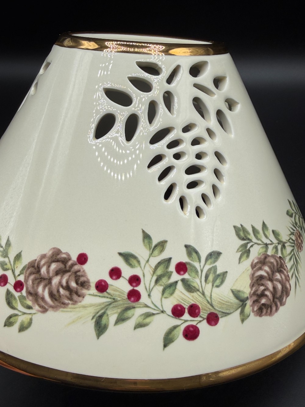 Vintage Lenox Colonial Williamsburg Boxwood & Pine Porcelain Candle Lamp