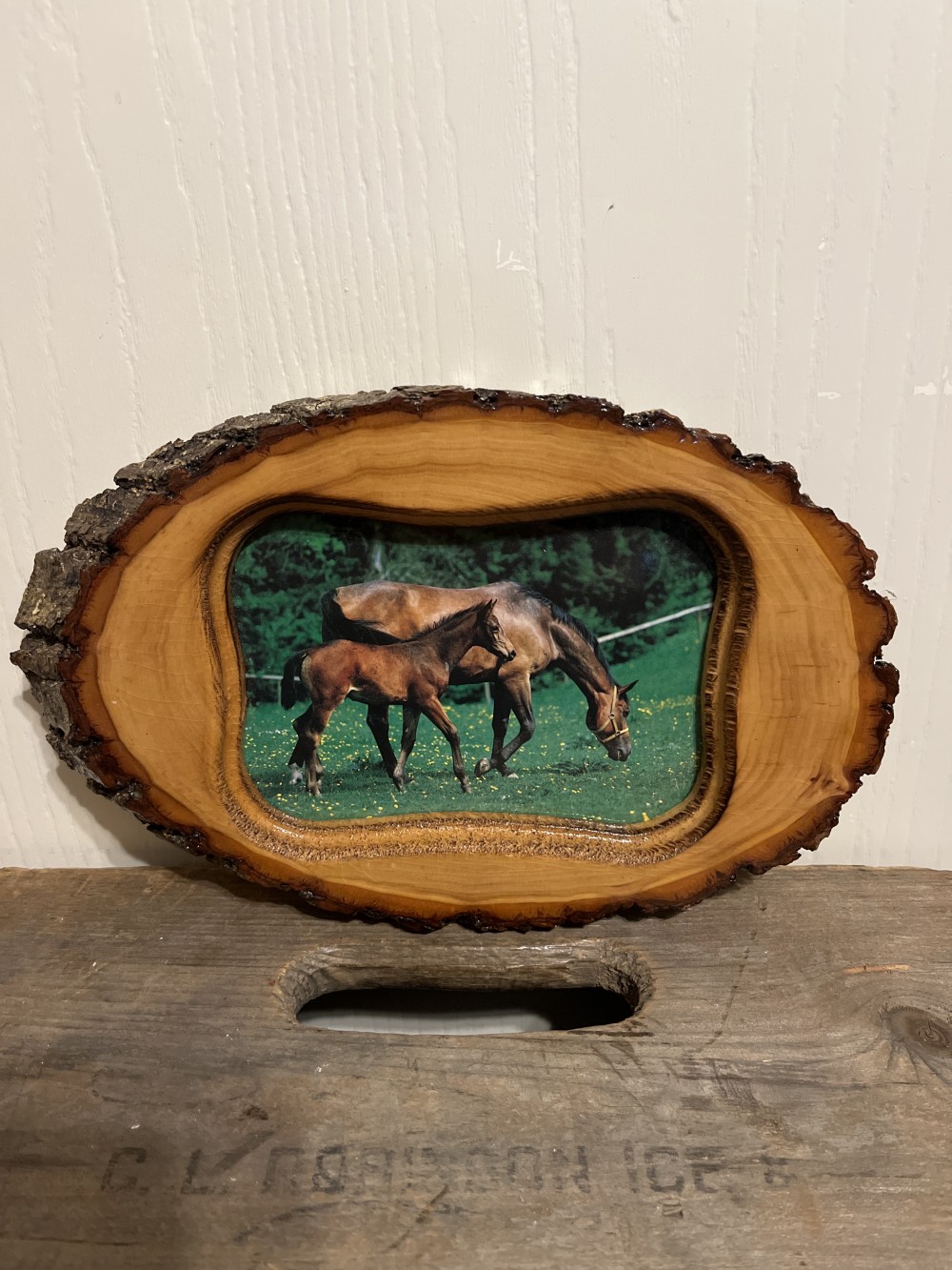 Vtg wood slice frame w/ horse photo
