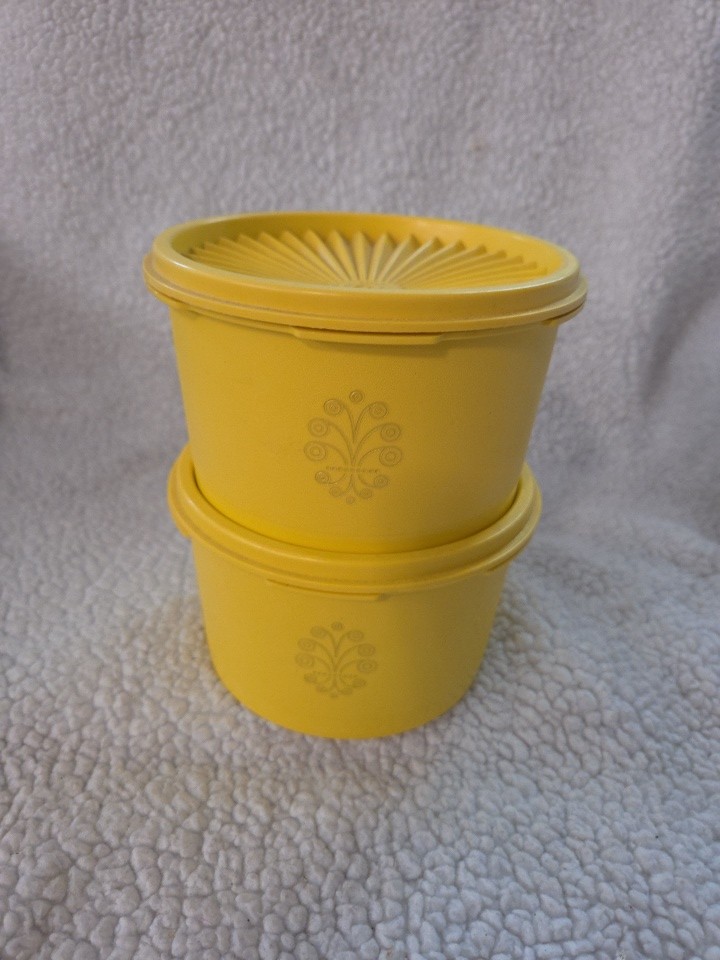 Set of 2 VTG Tupperware Canisters