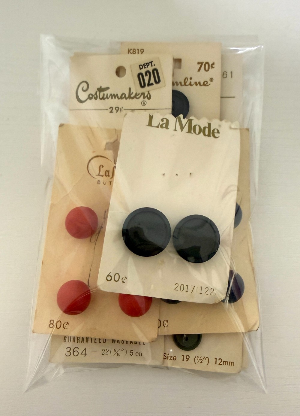 Small lot of Vintage Buttons