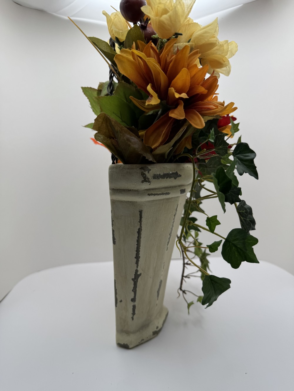 VINTAGE POTTERY WALL POCKET WITH FALL ARRANGEMENT