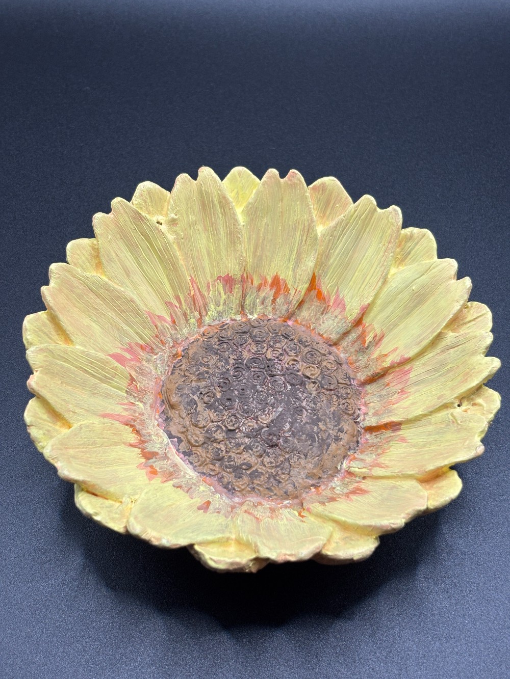 Garden decor resin sunflower dish