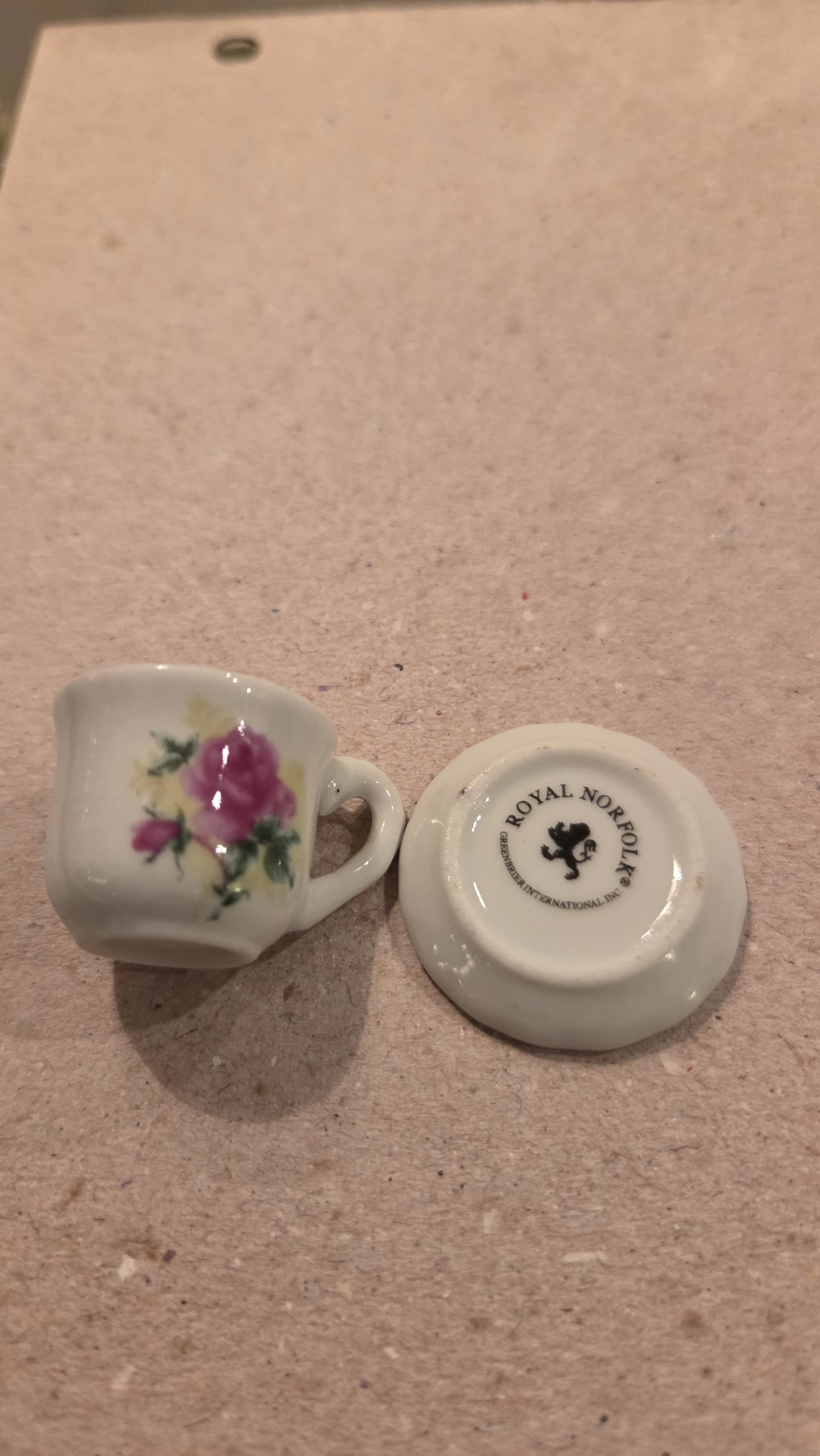 DO-1761 miniature cup & saucer