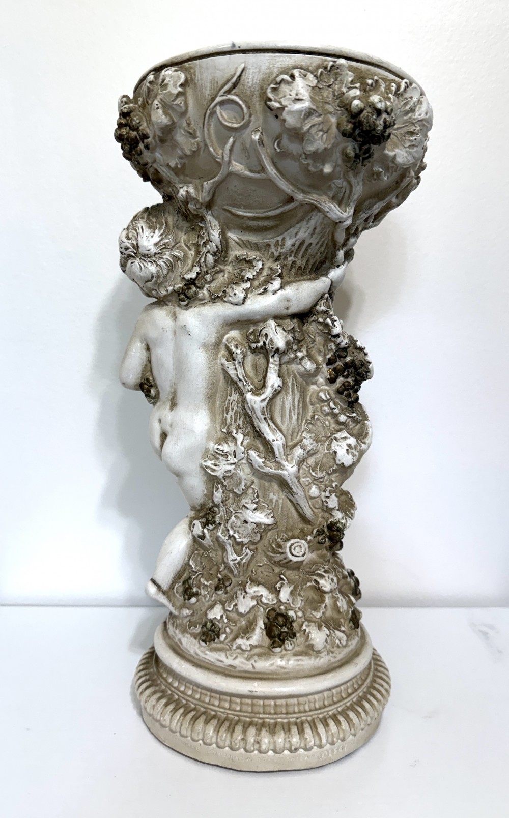 Vintage cherub resin stand bowl