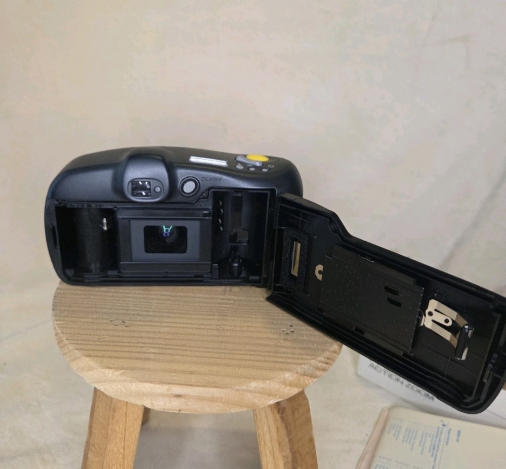 Minolta Freedom Action Zoom AF 35mm Camera, Point & Shoot Not Tested