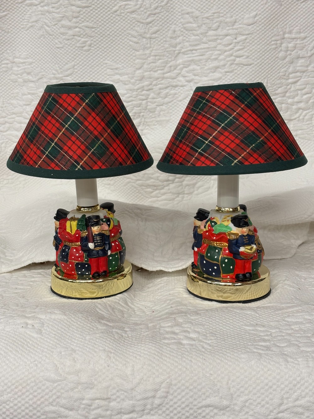 Pair ceramic Nutcracker lamps w/plaid shades cord switch