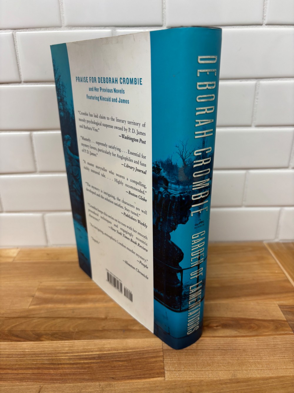 Book Garden of Lamentations First Edition Hardcover by Deborah Crombie (2017)