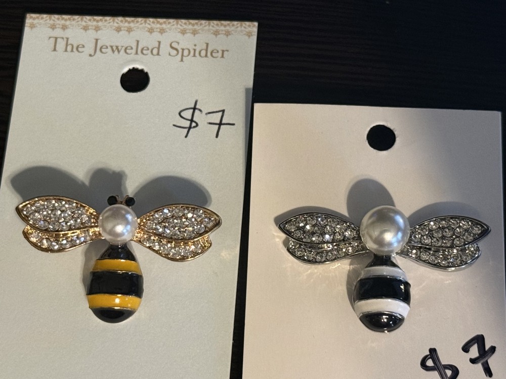 Brooch Pin-Bee w Pearl Center and Rhinestone Wings