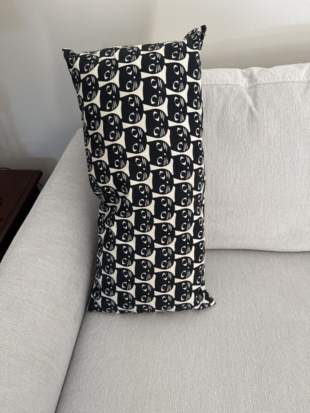 PILLOW, BLACK CAT LUMBAR STYLE