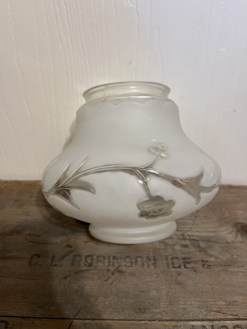 Vtg frosted glass ceiling light globe