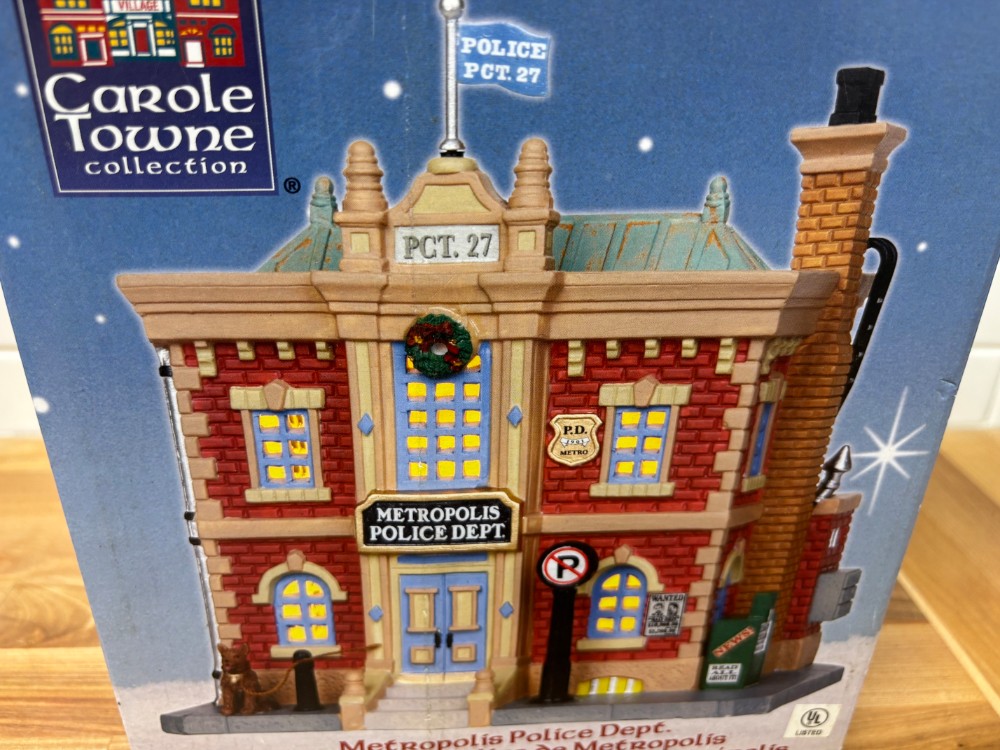 Metropolis Police Dept Carole Towne 2011 Lighted Christmas Village Building Lemax