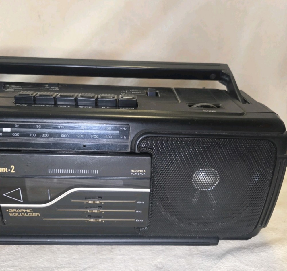 VTG Realistic SCR-8 AM/FM Cassette Player-As Is
